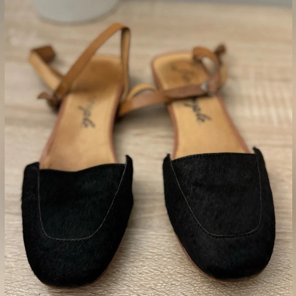 FREE PEOPLE Korine Cow Hair Flat in Black size 5.5 US - Picture 4 of 6